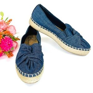 Boundless by Dr. Scholls Blue Chambray Espadrilles Size 6